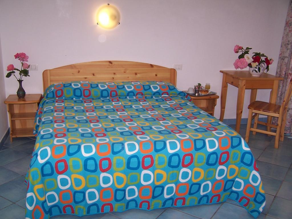 Albergo Macri อีสเกีย ภายนอก รูปภาพ