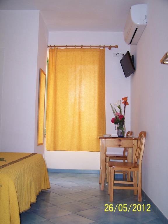 Albergo Macri อีสเกีย ภายนอก รูปภาพ