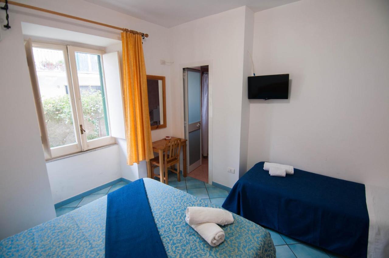 Albergo Macri อีสเกีย ภายนอก รูปภาพ