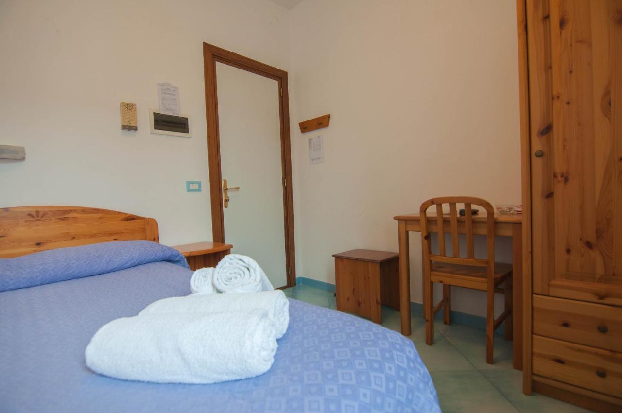 Albergo Macri อีสเกีย ภายนอก รูปภาพ