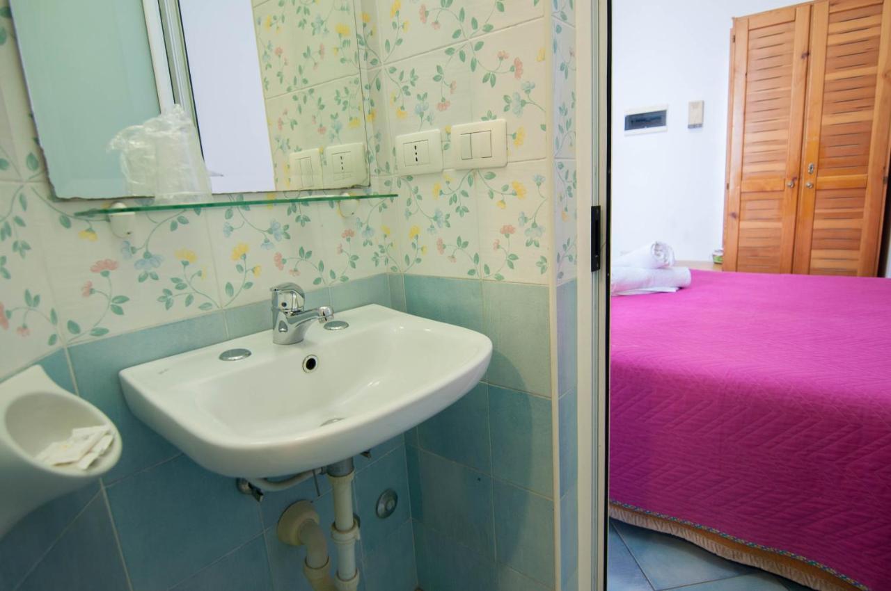 Albergo Macri อีสเกีย ภายนอก รูปภาพ