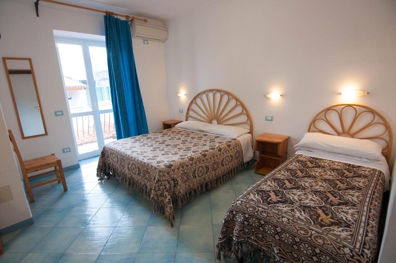 Albergo Macri อีสเกีย ภายนอก รูปภาพ